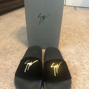 Giuseppe Zanotti Slides